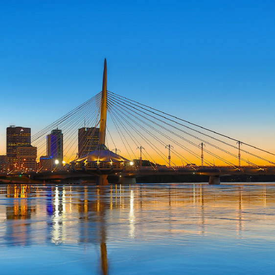 自明年起,加拿大移民将大幅减免入籍费用